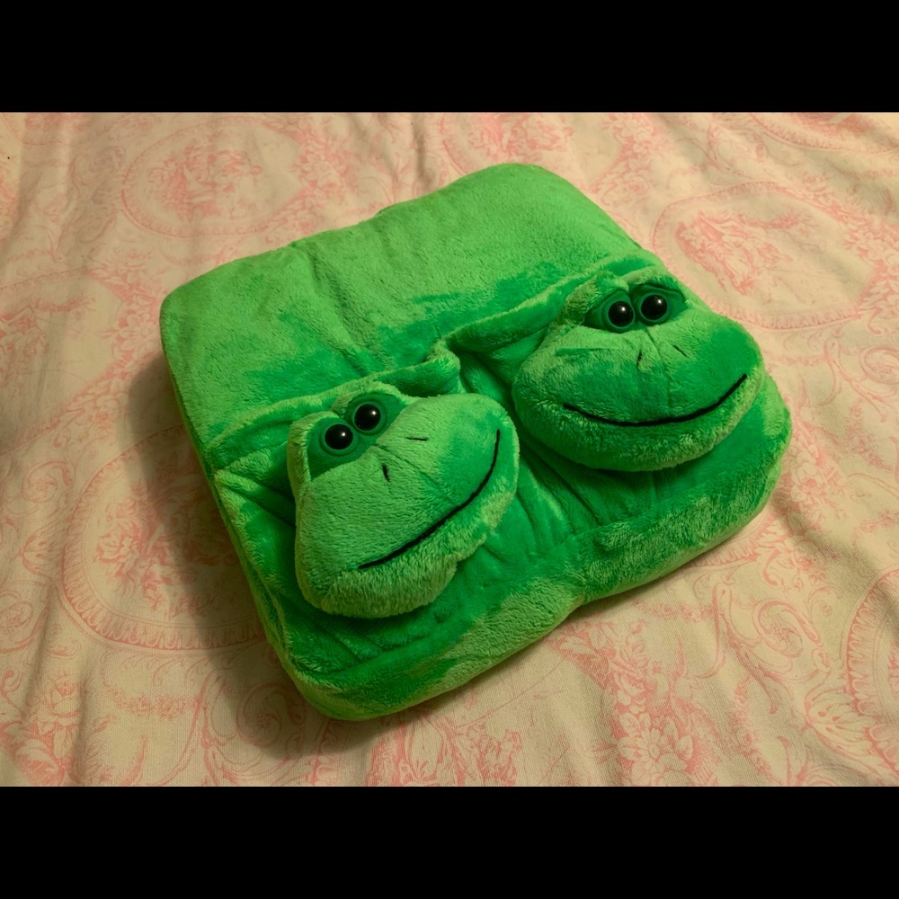 Frog foot Rest Pillow